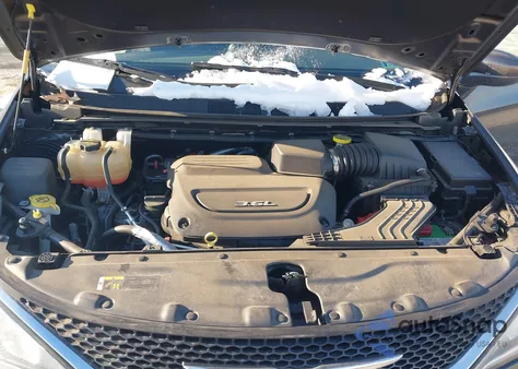 2018 Chrysler Pacifica Touring L из США, поврежденный, VIN 2C4RC1BG8JR352636